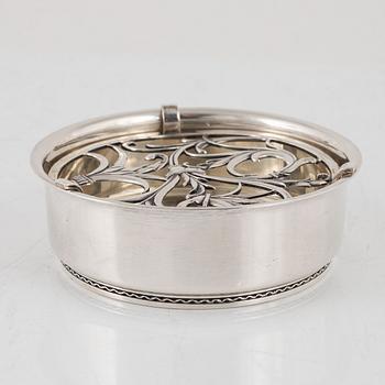 Atelier Borgila, a sterling silver ashtray, Stockholm 1940.