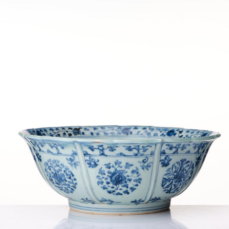 A rare blue and white lobed bowl, Ming dynasty, 16th Century.