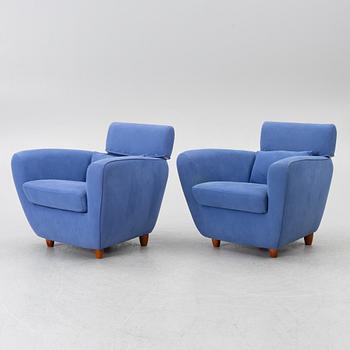 Armchairs, a pair, Ligne Roset, France.