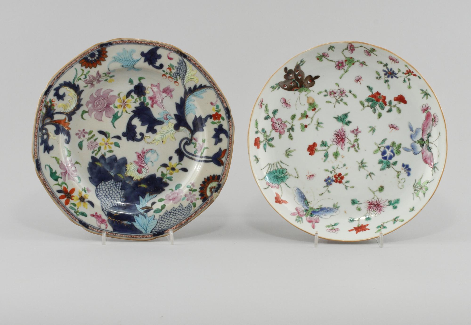 TALLRIKAR, 2 st, porslin, Kina, 1700-tal samt tidigt 1900-tal.