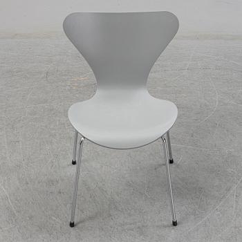 Arne Jacobsen, stol "Sjuan", Fritz Hansen, Danmark, 1999.