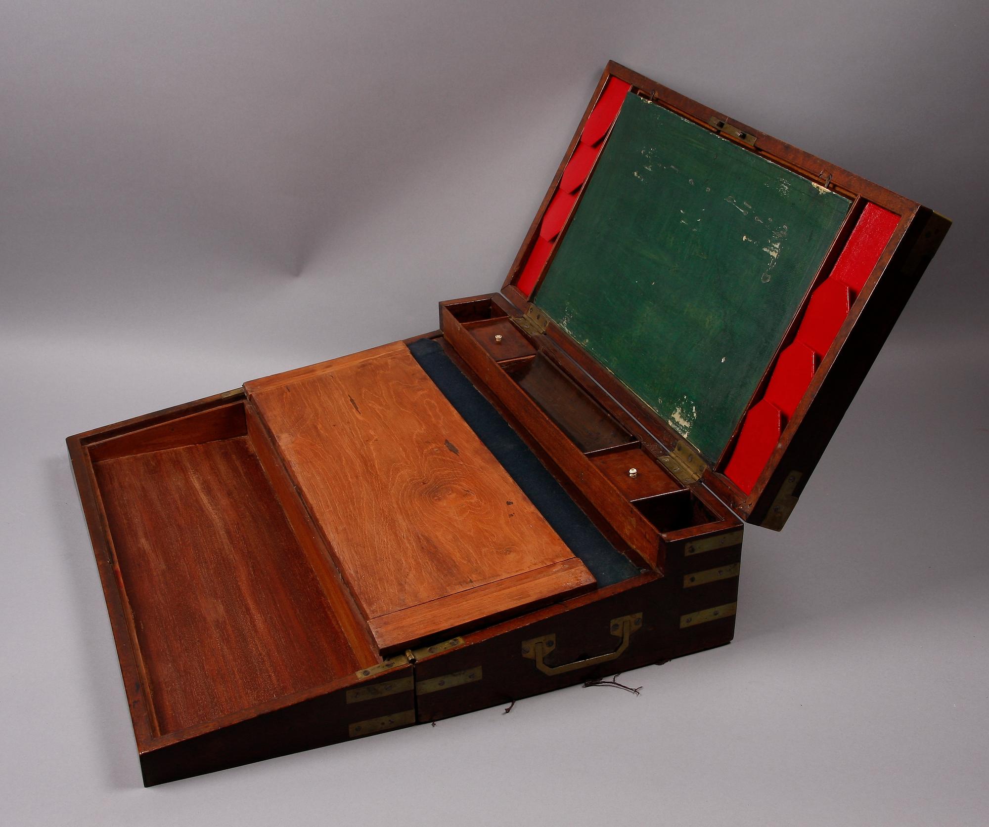 SKRIVSCHATULL, mahogny, England, 1800-tal.