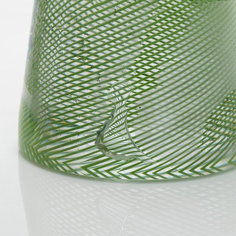 Oiva Toikka, a glass sculpture signed Oiva Toikka Nuutajärvi Notsjö -5.