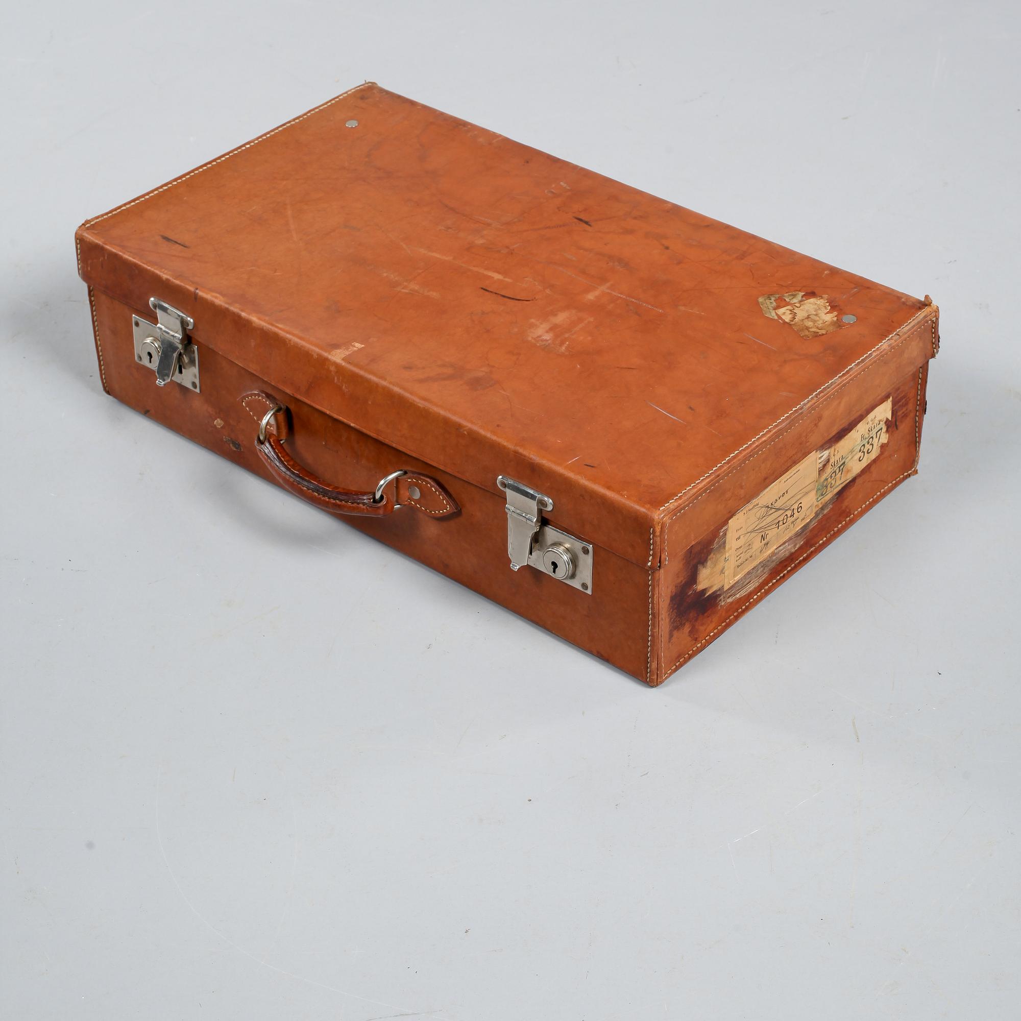 KOFFERT, omkring 1900-talets mitt.
