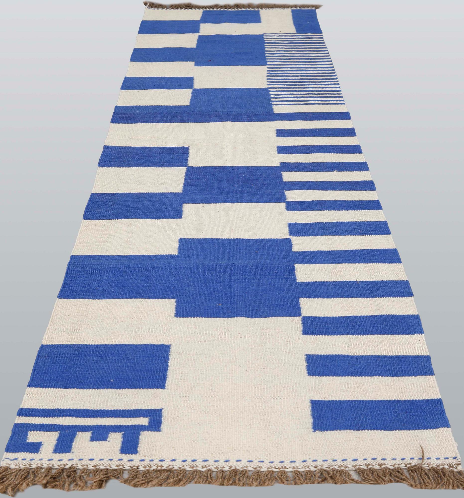 Gallerimatta, slätväv, ca 303 x 85 cm.