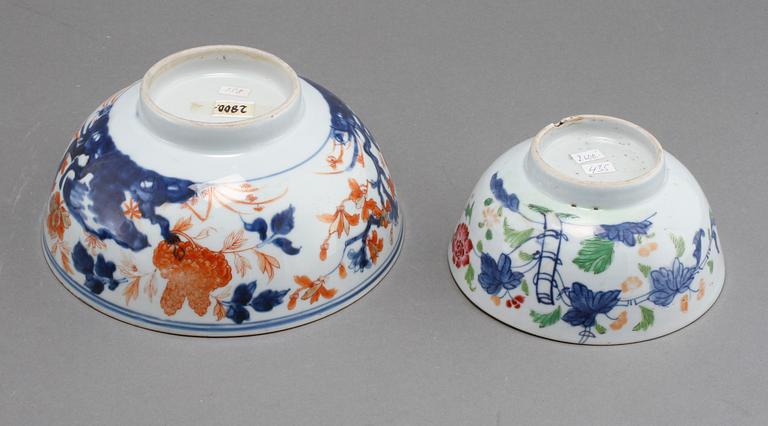 TALLRIKAR, 4 st, samt SKÅLAR, 2 st, porslin, Kina, 1700-tal.