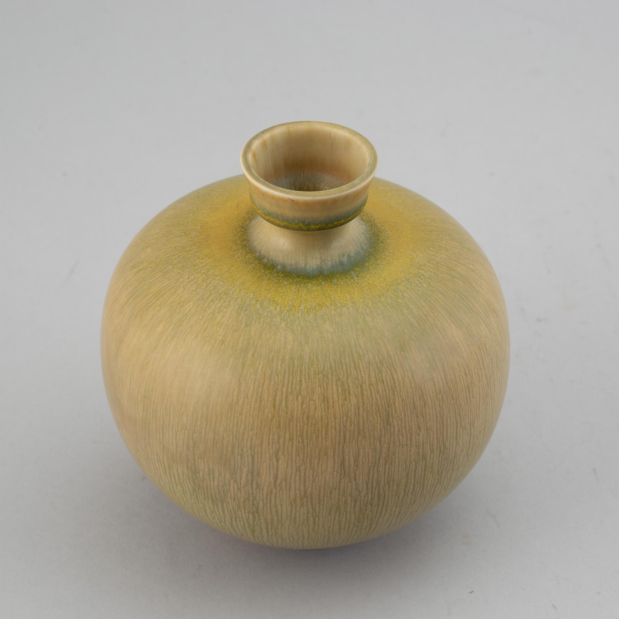 BERNDT FRIBERG, a stoneware vase, Gustavsberg studio, Sweden, 1970.