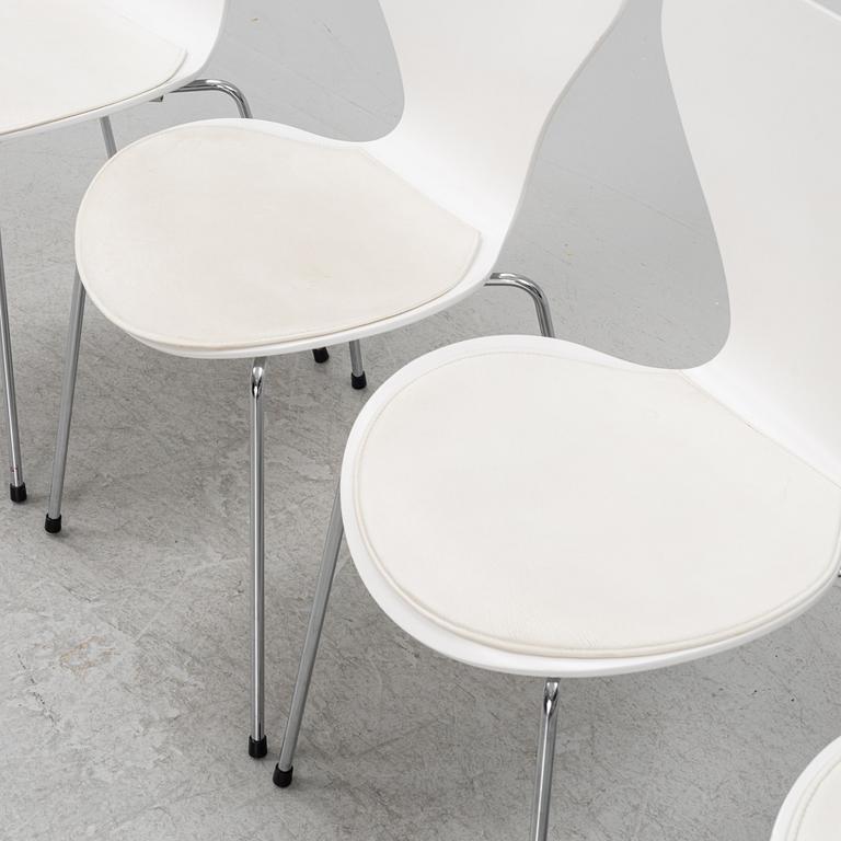 Arne Jacobsen, four 'SEven' chairs, Fritz Hansen, Denmark.