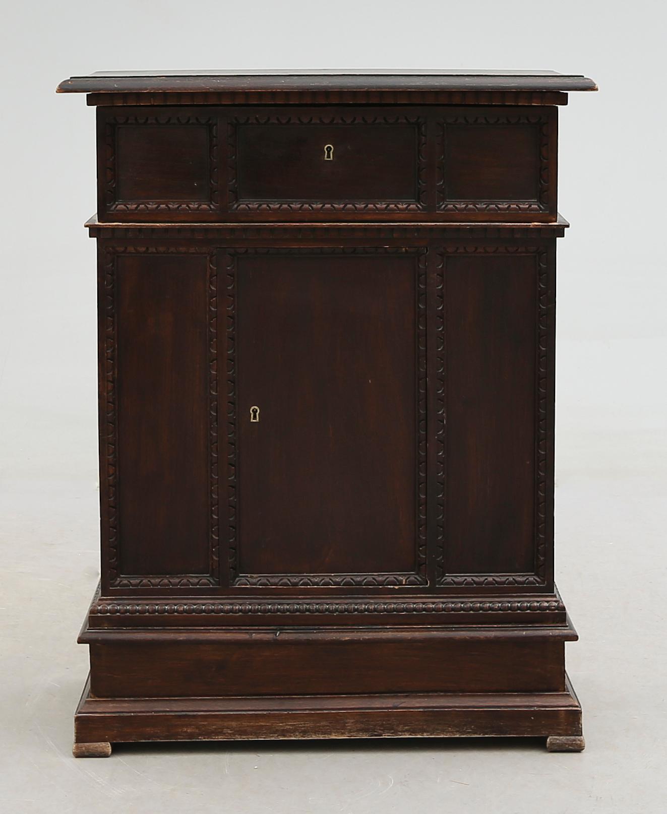 SKÅP, renässansstil, 1800-tal.