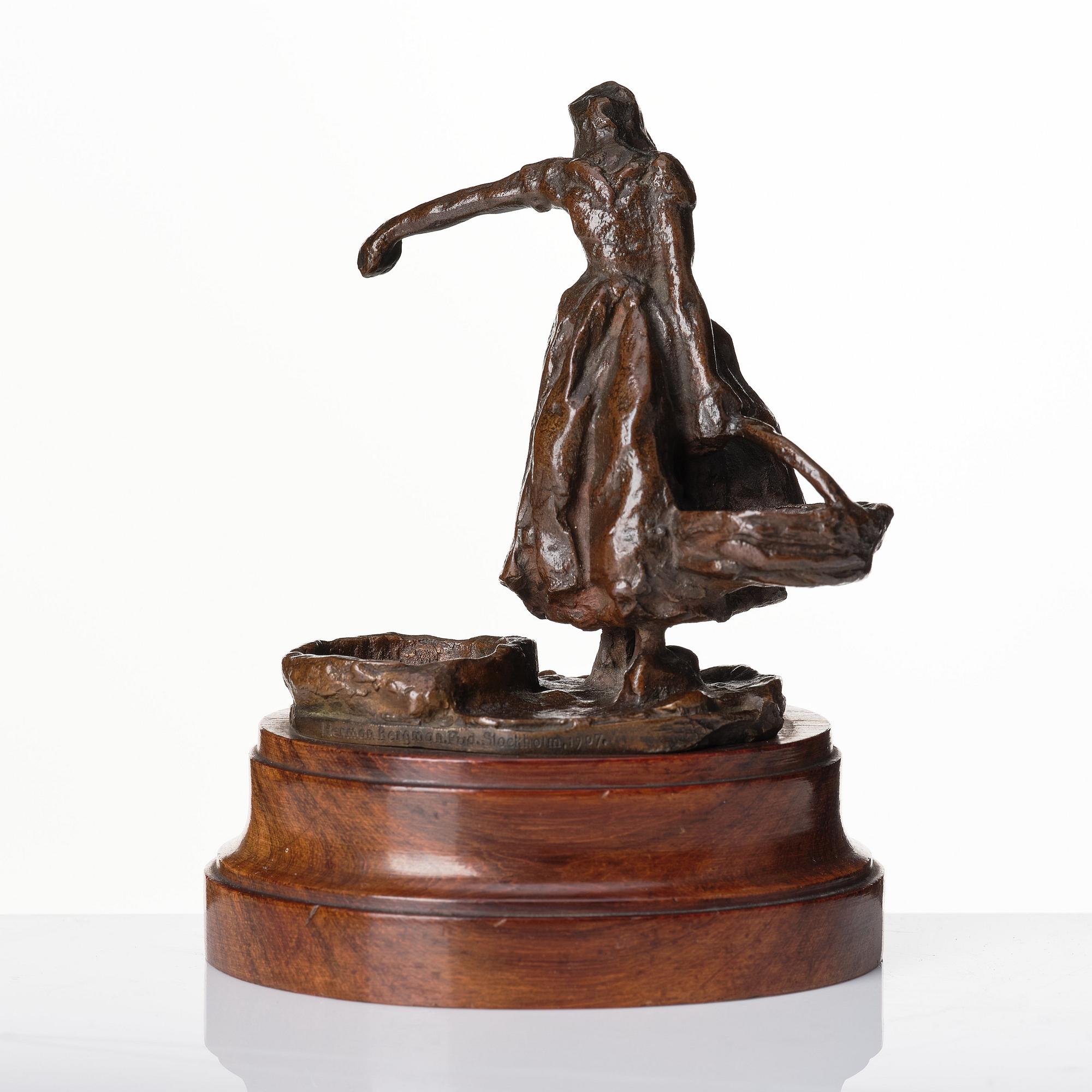 Carl Milles, Woman carrying water (for salt and pepper).