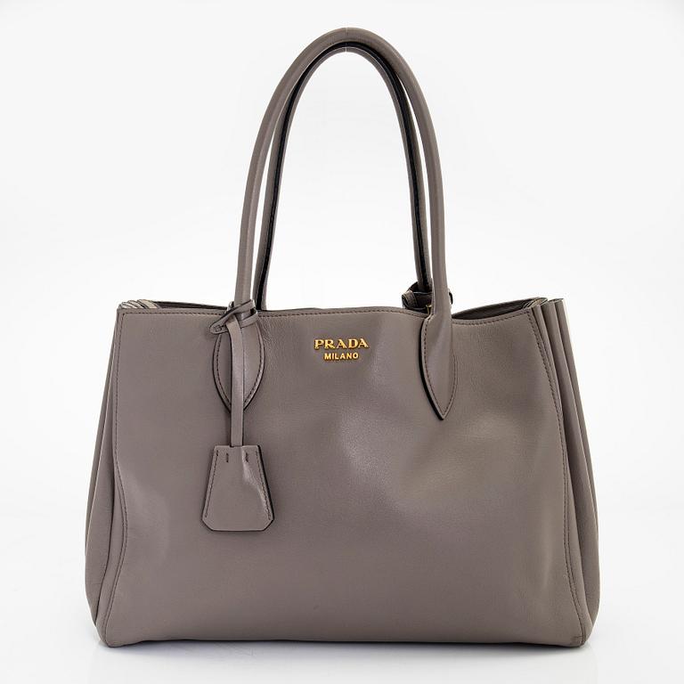 Prada, a 'City Bibliothèque Tote' bag.