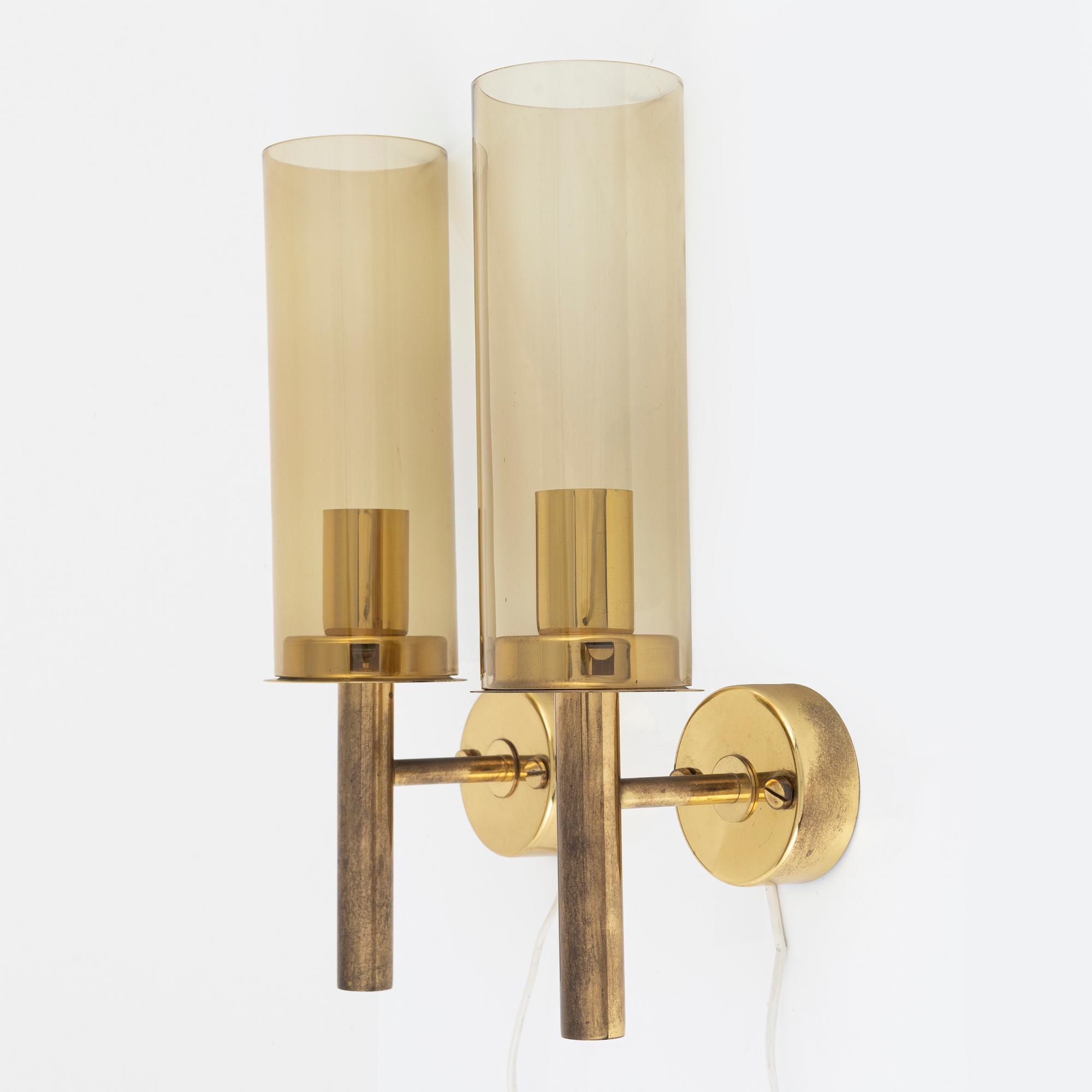 Hans Agne Jakobsson, a pair of V169/1 wall lamps, Hans-Agne Jakobsson AB, Markaryd, second half of the 20th century.
