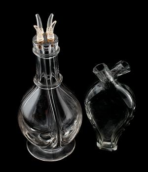 OLJA- OCH VINÄGERKARAFFER, 2 st, glas, 1800-/1900-tal.
