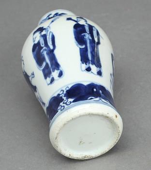 VAS, porslin, sannolikt Kangxi, Kina, 1700-tal.