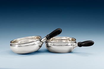 1084. A pair of Georg Jensen dishes, Copenhagen 1915-19, 830/ 1000 silver, design nr 55.