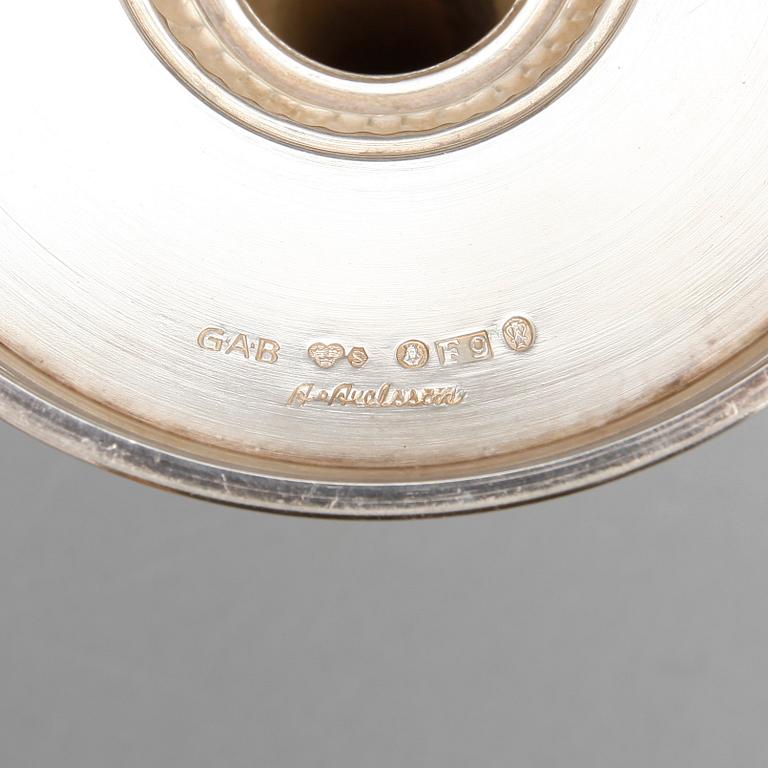 LJUSSTAKAR, ett par. Silver. Ainar Axelsson, GAB, Stockholm, 1956. Totalvikt: ca 324 gram.