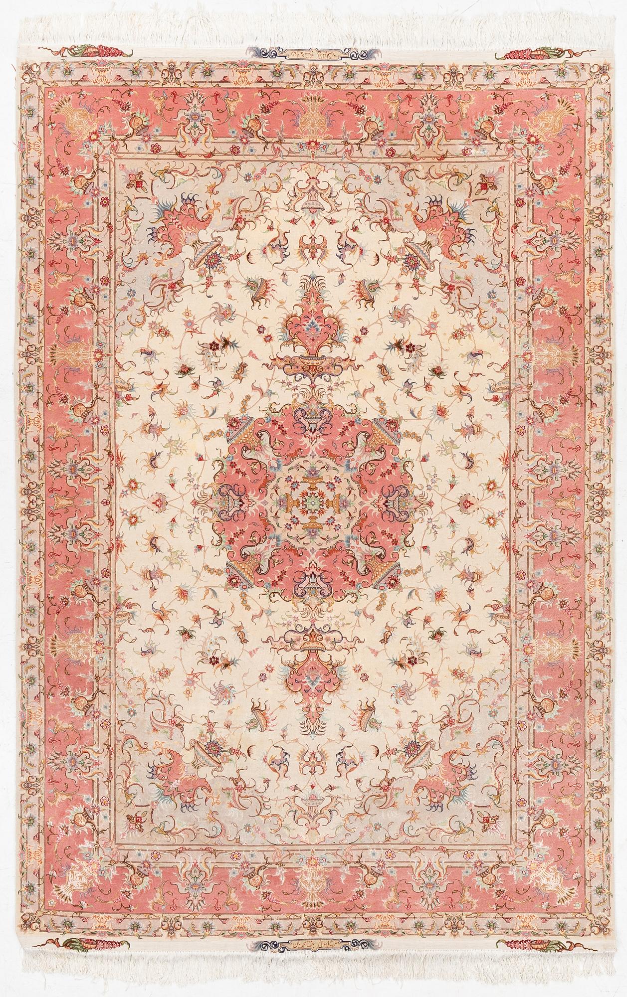 Rug, Tabriz, approx. 305 x 203 cm.