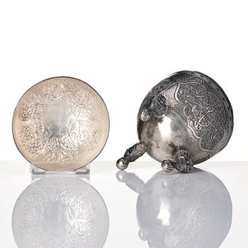 A 'Chinese Export' silver tripod bowl with cover,  T Tian XIing  涂天興 jyutping Tou Tin Hing. Jiujianghua Tou Tin Hing.