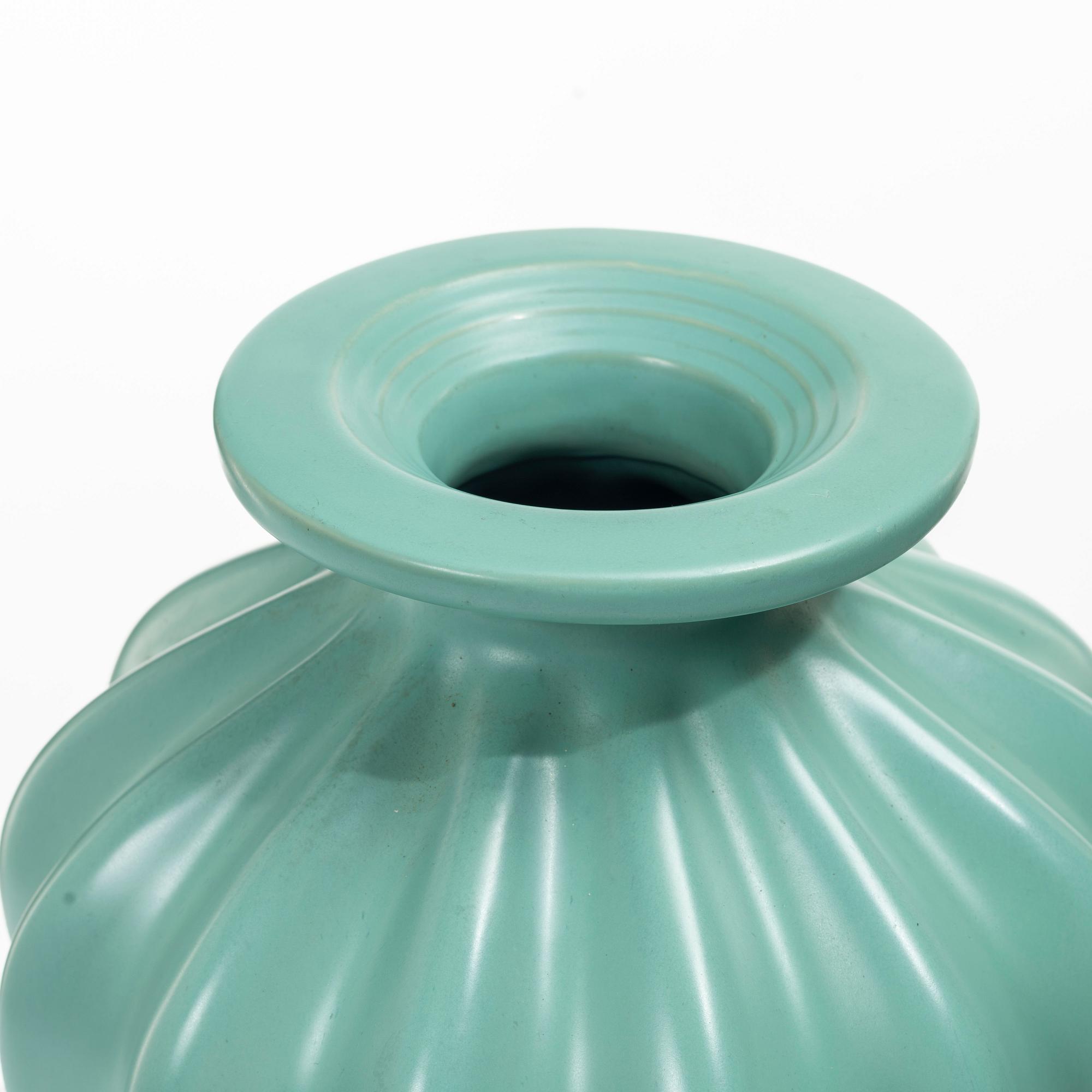 Ewald Dahlskog, A vase, Bo Fajans, 1940s.