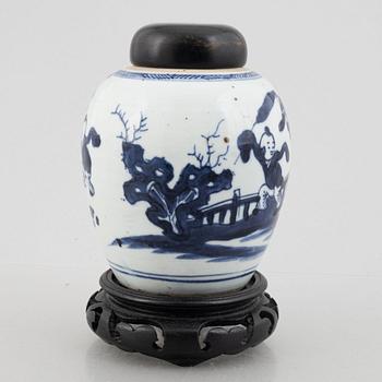 A blue and white 'playing boys' jar, Qing dynasty, Kangxi (1662-1722).