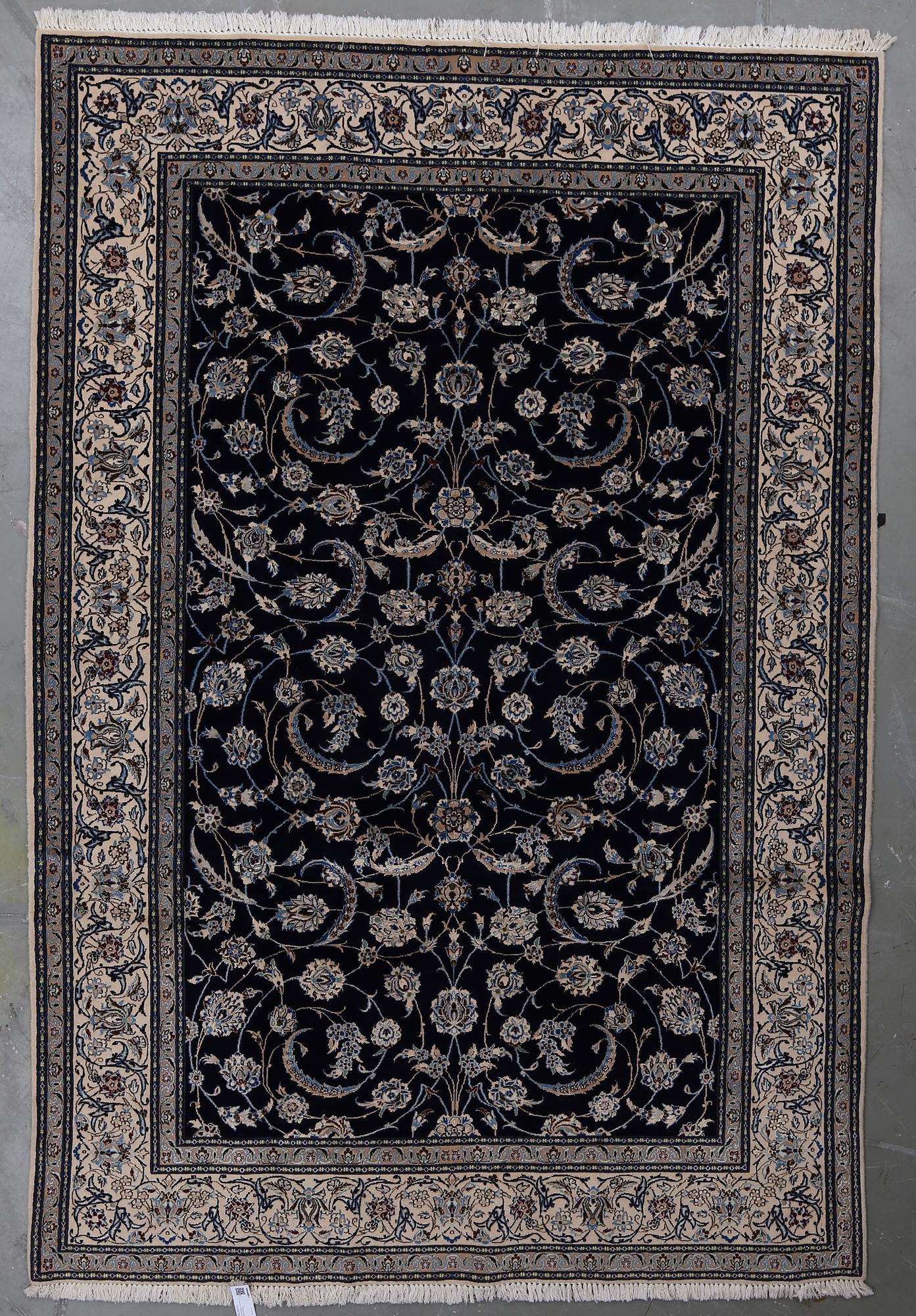MATTA, sannolikt Nain, part silk, ca 302x200 cm.