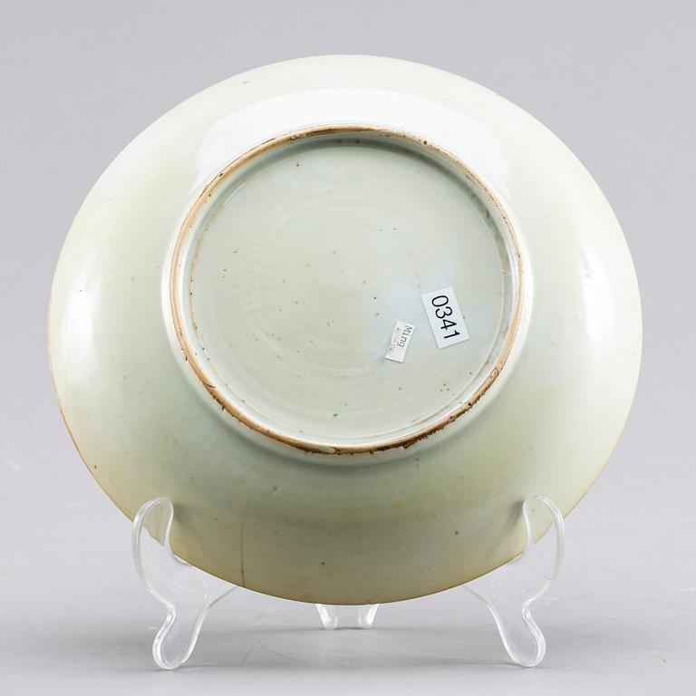 A WUCAI DISH, Qing dynasty, 18th Century.