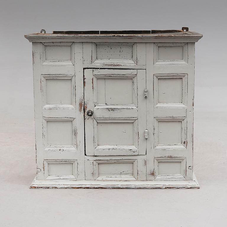 HÄNGSKÅP, barock, 1700-tal.