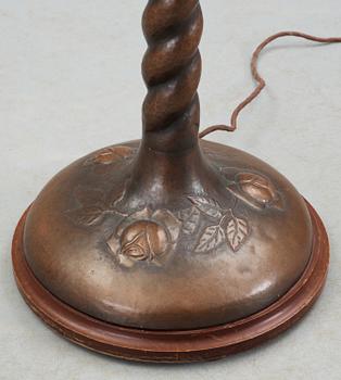 GOLVLAMPA, koppar, Jugend, 1910-tal. H ca 162.