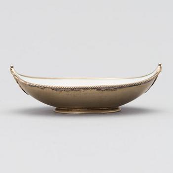 NEULAVATI, valkoiseksi emaloitu hopeaa, Henrik Wigström, Pietari 1890-luku.