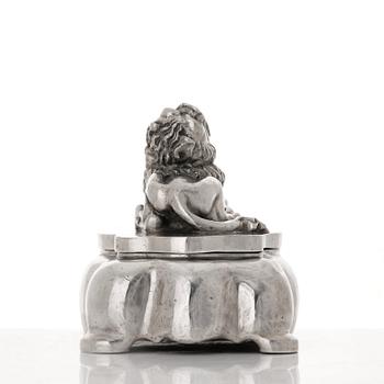 Anna Petrus, a polished pewter inkstand, Herman Bergman, Stockholm 1932.