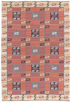 439. Märta Måås-Fjetterström, a carpet, "Röda Esset", flat weave, ca 299 x 209 cm, signed AB MMF.