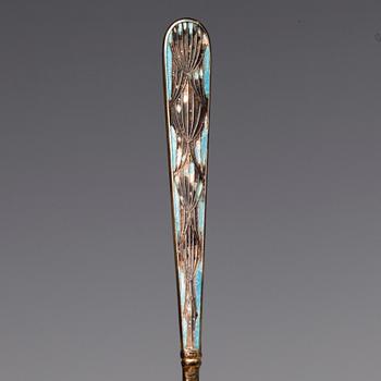 MOCKASKEDAR, 12 st, silver 916 och emalj, Tillander, Helsingfors 1951. Vikt 135 g.