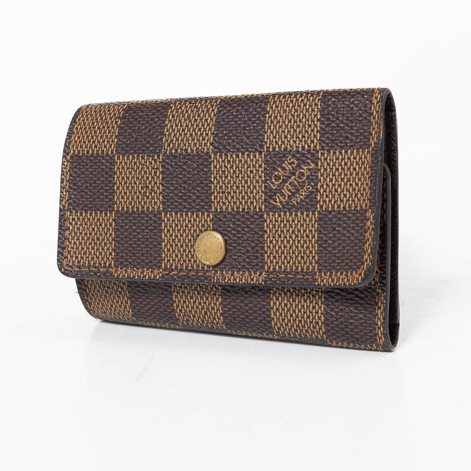 Louis Vuitton, Translation: "key holder".