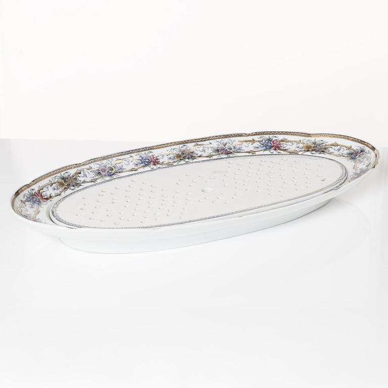 Dinner service, 100 pieces, creamware, "Iris", Rörstrand, second half of the 20th Century.