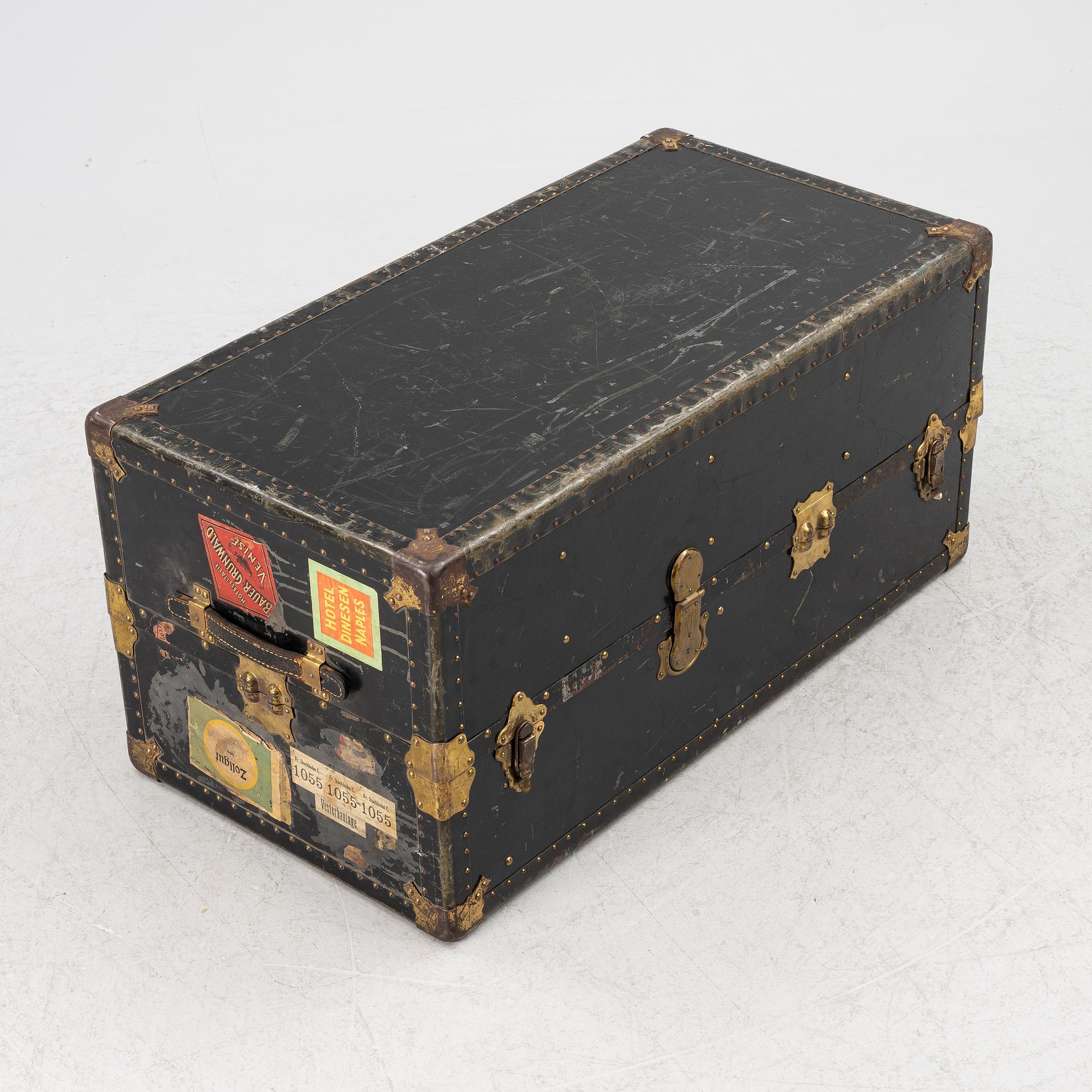 A trunk, 1920s/30s.