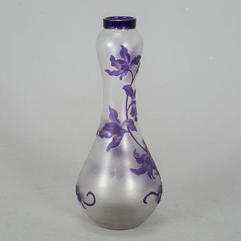 VAL-SAINT-LAMBERT, an Art Nouveau cameo glass vase,