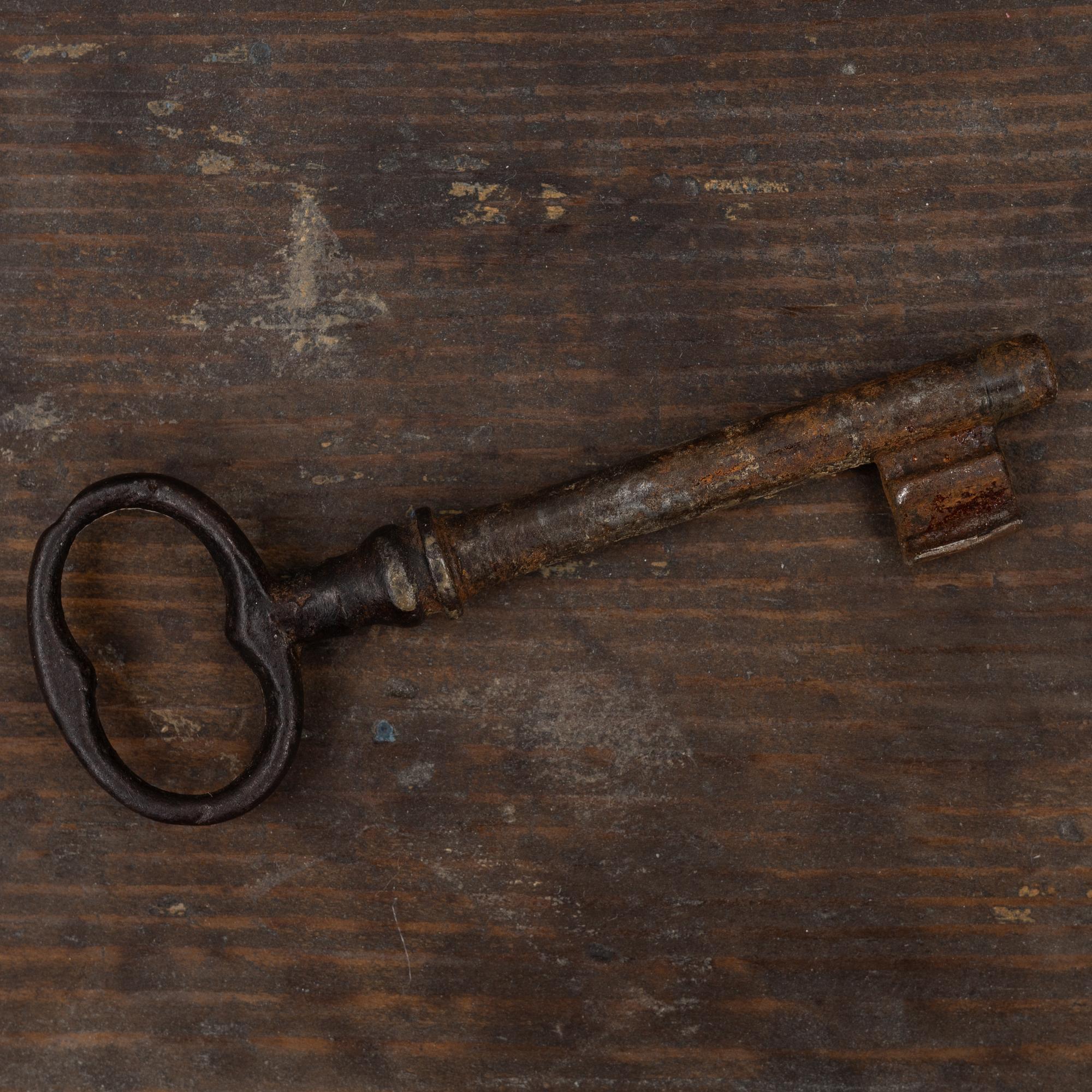 A painted wall cabinet, 19th century.