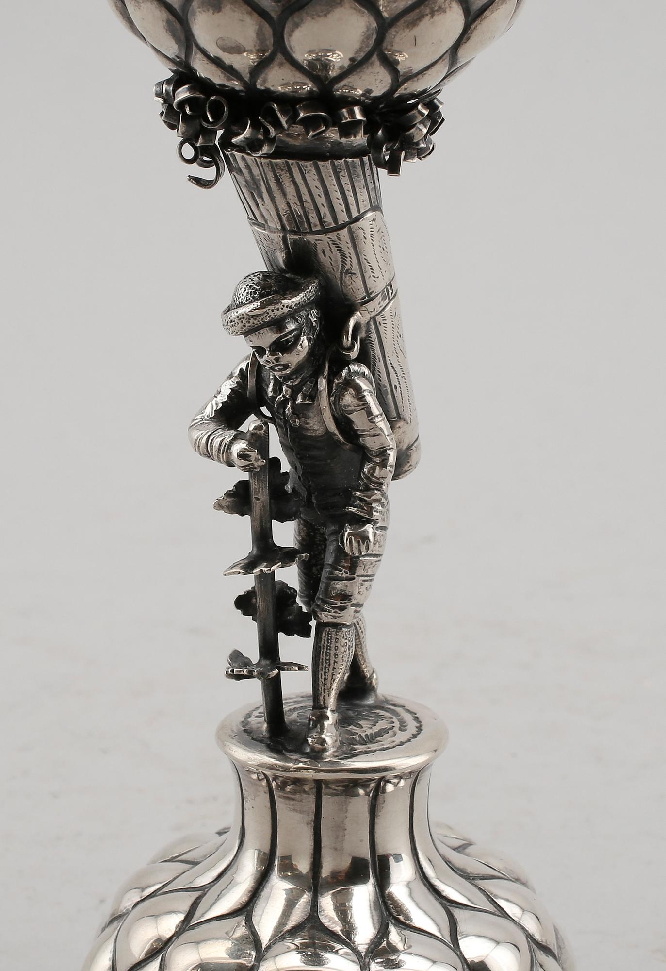 ANANASPOKAL, silver 830, möjligen Tyskland, 1900-talets första hälft. Vikt ca 358 gram.