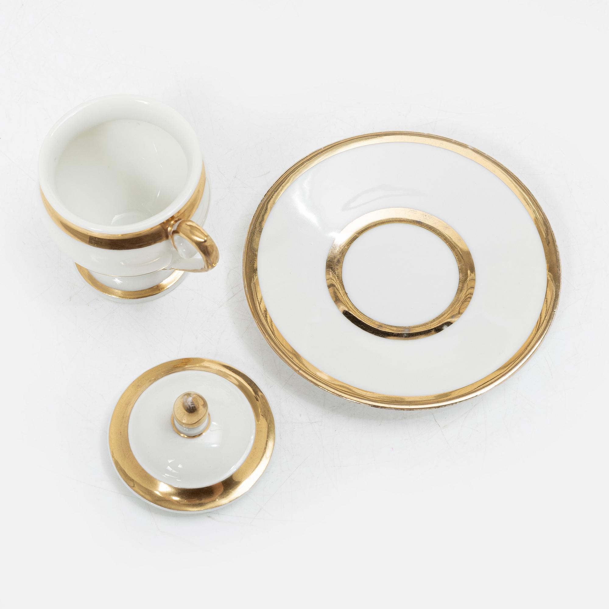 Creamers with lids and saucers, 8 pcs, Empire, first half of the 19th century.