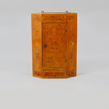 HÄNGSKÅP, 1800-tal.