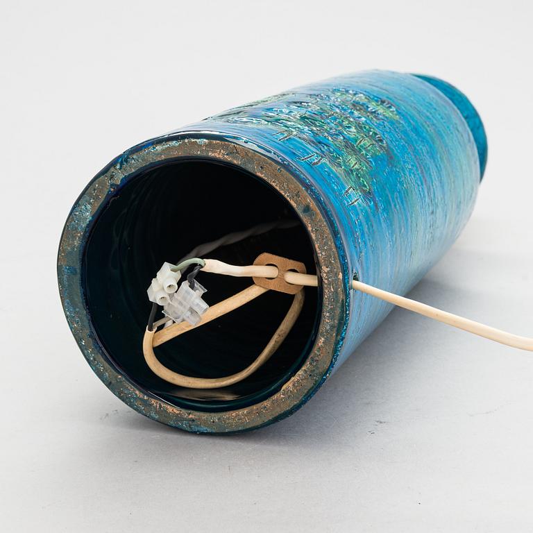 Aldo Londi, Pöytävalaisin ja maljoja, 3 kpl, keramiikkaa, "Rimini blu", Bitossi, Italia, 1900-luvun puoliväli.