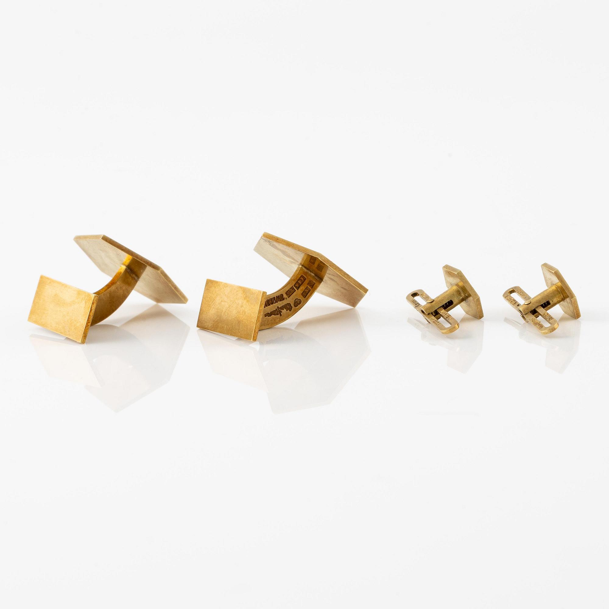 Wiwen Nilsson, a pair of cufflinks and a pair of shirt studs,  18K gold, Lund 1945.