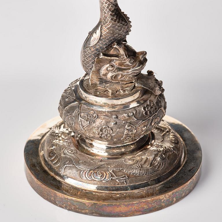 Praktpokal, silver. Shanghai, omkring 1900. Oidentifierad mästare.