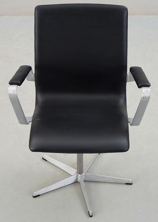 SNURRSTOL, "Oxford", Arne Jacobsen, Fritz Hansen.