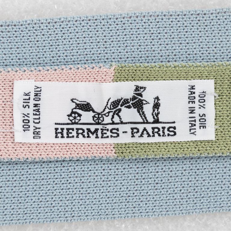 Hermès, 3 silk ties.