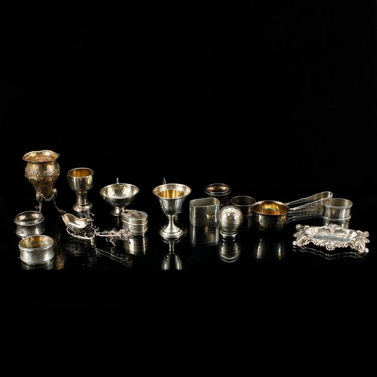 PARTI SILVER, ca 18 delar. Bl a CG Hallberg Stockholm 1934. Tot ca 570 g.