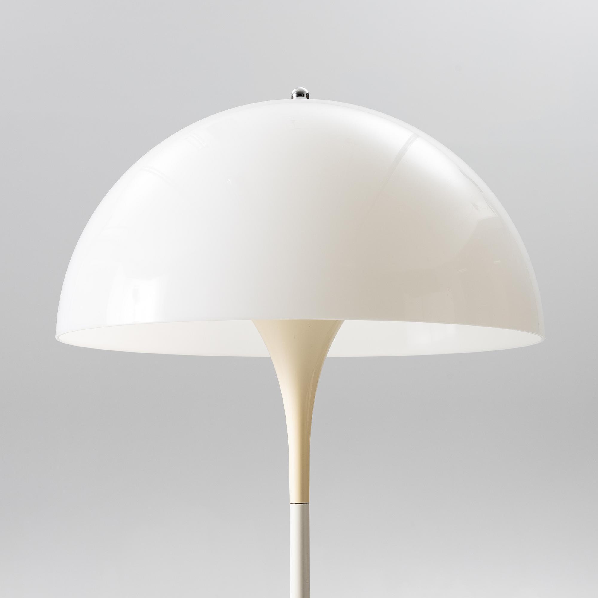 Verner Panton, golvlampa, "Panthella", Louis Poulsen, Danmark.