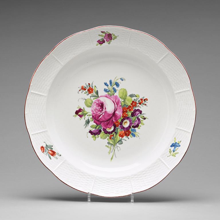 A Russian porcelain dish, Imperial porcelain manufactory, period of Empress Elisabeth I, 18th Century.