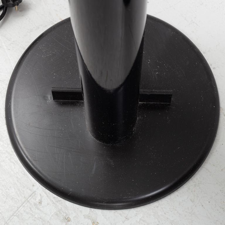 Gianfranco Frattini, golvlampor, ett par, "Megaron", Artemide, modellen formgiven 1979.