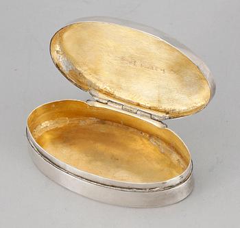 SNUSDOSA, silver, troligen Johan Petter Hörling i Enköping, 1817. Vikt ca 67 gram.